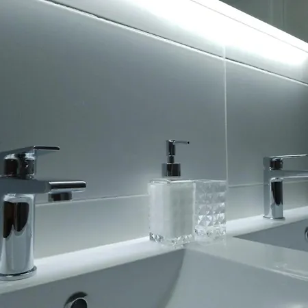 Nowoczesny Dom Z Plaza Villa Brajniki