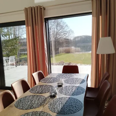 Nowoczesny Dom Z Plaza Villa