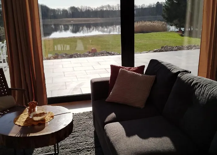 Nowoczesny Dom Z Plaza * Brajniki